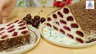 Знаменитый Торт "Монастырская Изба": торт в виде избы, из песочных трубочек с вишнёвой начинкой, пропитанных сметанным кремом