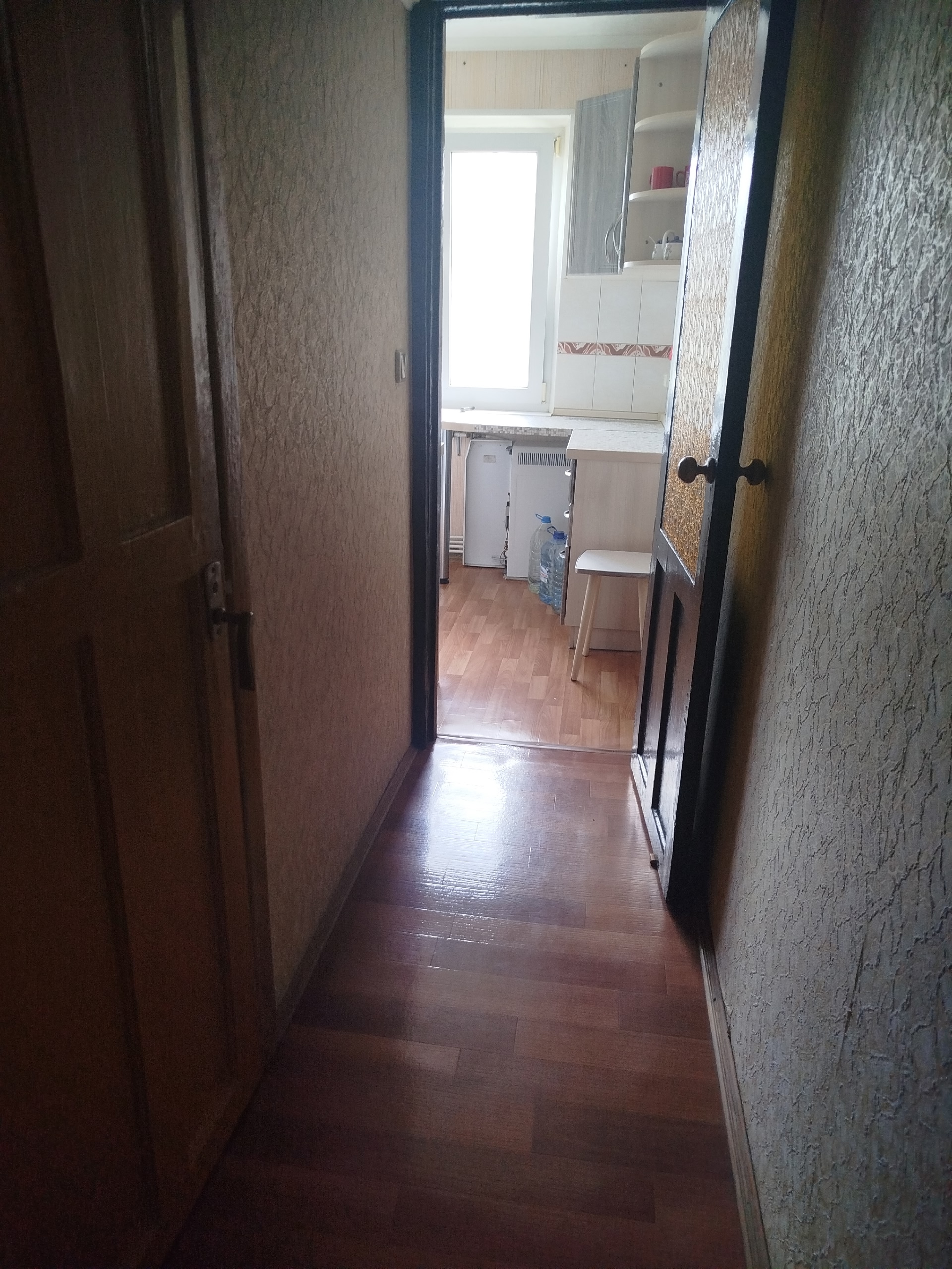 Продам 2-комнатную квартиру в Ленинском районе, кв. Шевченко. 🏢 Этаж: 5 из 5 📐 Площадь: 44 м² 🛏 Комнаты изолированные, очень удачная планировка. 🔥 АВТОНОМНОЕ отопление, установлен новый итальянский двухконтурный котёл. 🪟 Окна — металлопластиковые 🚿 Ванная после ремонта, новая сантехника 🍽 Новая кухня 🪟 Балкон...